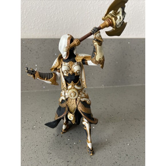 VTG World Warcraft Series 3 White Sister Human Priestess Figure Statue Loose - Picture 1 of 8